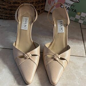 Isaac Mizrahi Beige Textured Heels